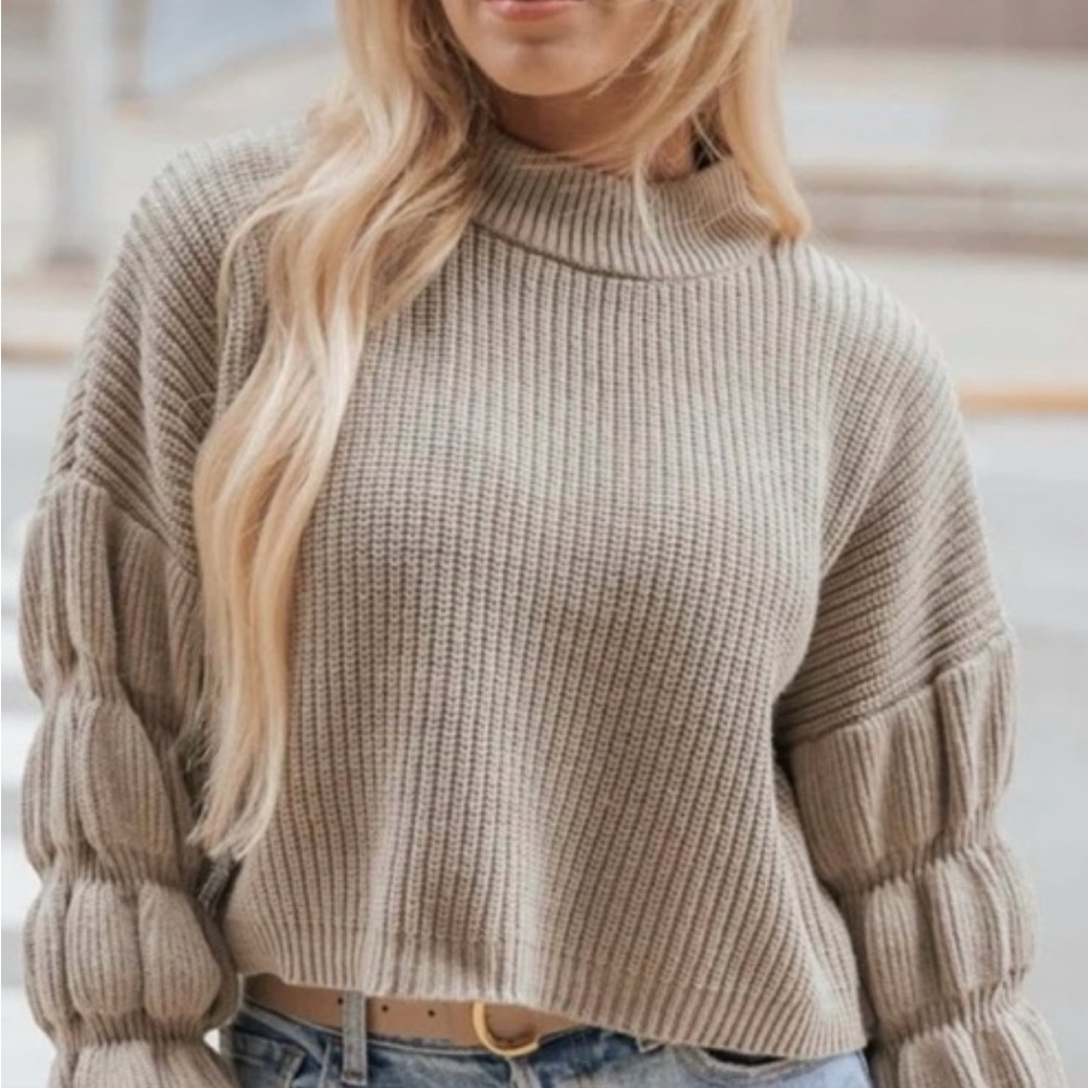 Miou Muse slouchy short waist long gathered arms heavy knit sweater size med